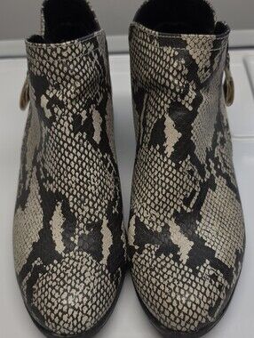 Women’s Arizona Snake-Print Ankle Boots - Shades Of Grey Size 8